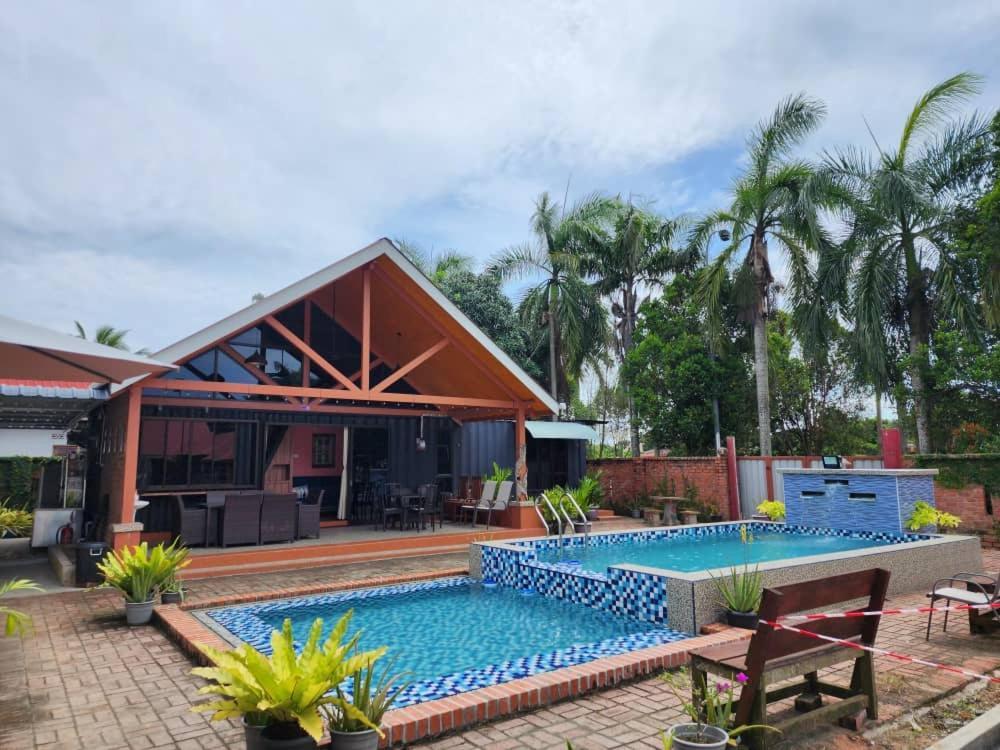 Homestay Umbai Kelana Merlimau エクステリア 写真