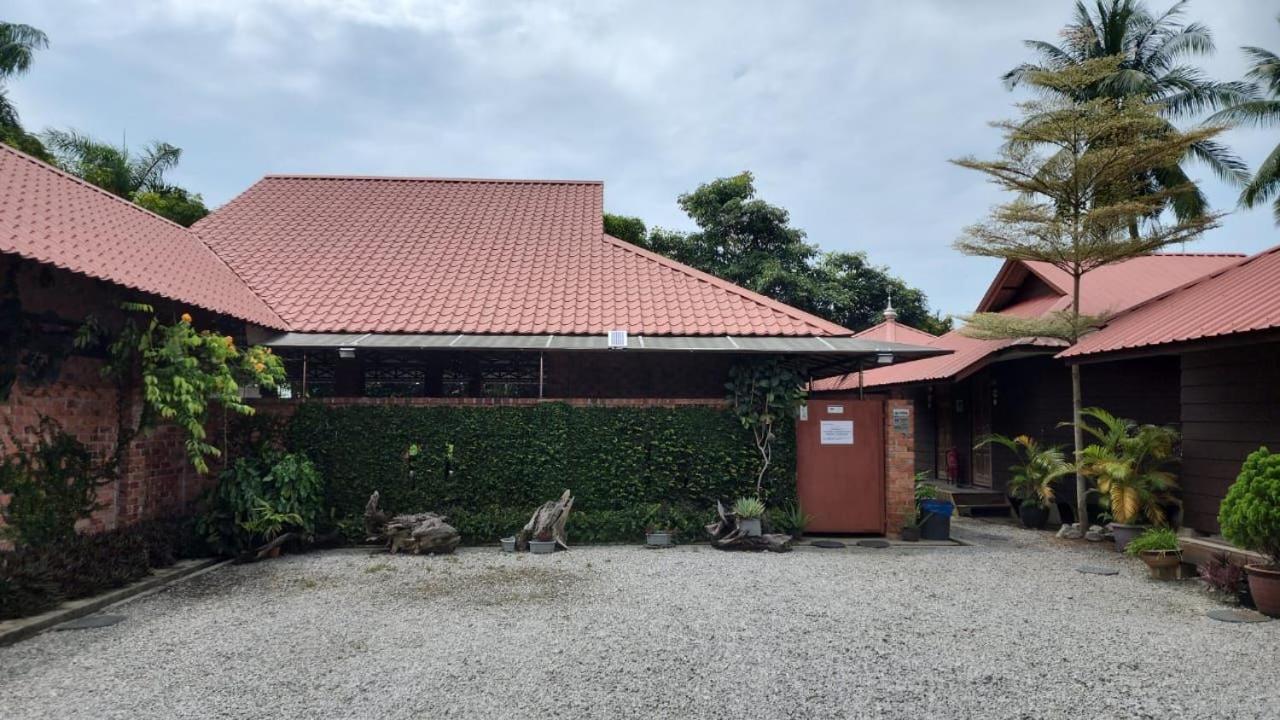 Homestay Umbai Kelana Merlimau エクステリア 写真